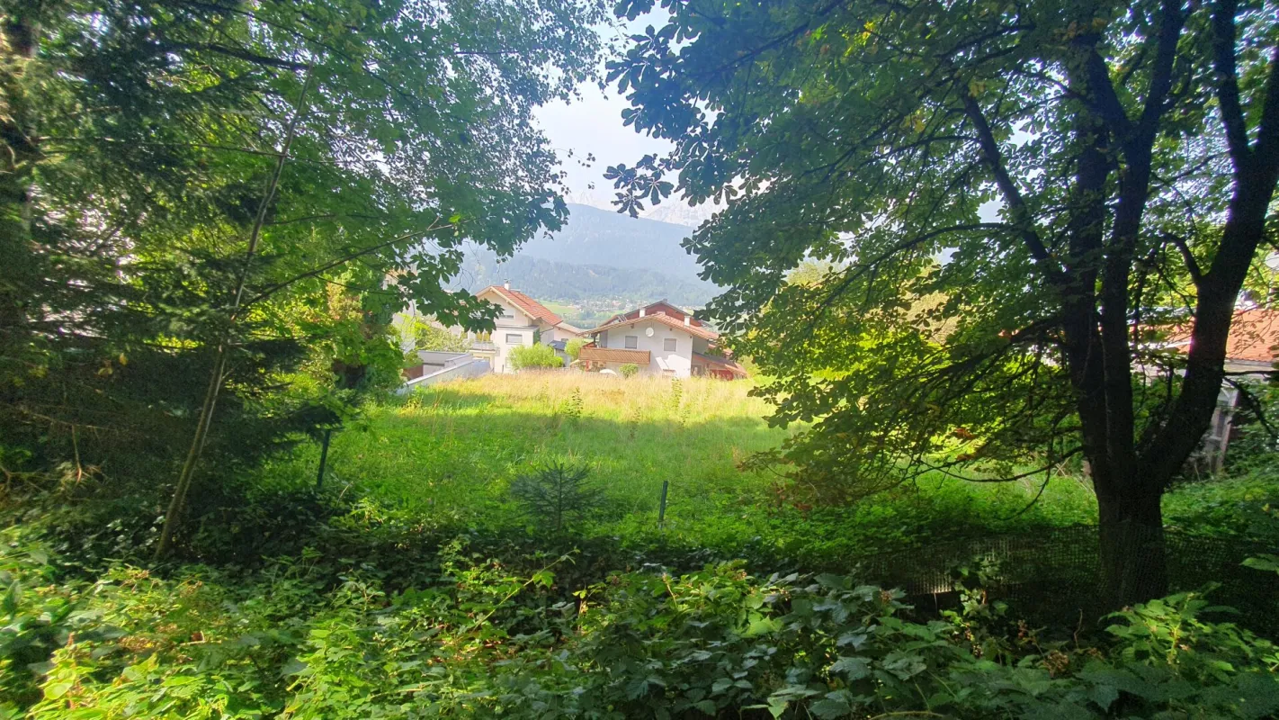 Baugrundstück am Waldrand von Weer - Bild 1