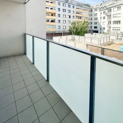 Schöne, moderne 3-Zimmerwohnung mit Loggia in U-Bahn-Nähe (befristet vermietet bis 31.08.2026) - Bild 2