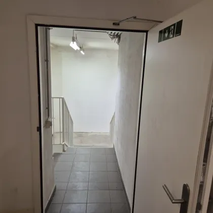 LAGER - WERKSTATT + GESCHÄFTSRÄUMLICHKEITEN MIT INVENTAR! - Bild 3