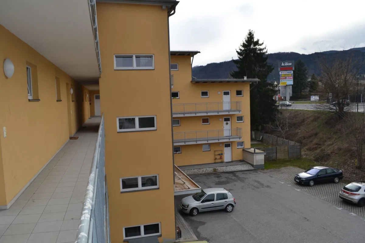 PARKPLATZ IN DER PFLUGGASSE 10 - NAEHE HTL VILLACH - Bild 1