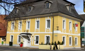 Top verpachtetes Cafe mit Zimmervermietung - Plus exklusives Wohnhaus mit Innenhof und Garten für den neuen Eigentümer