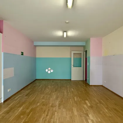 Gewerbefläche inkl. Einbauküche und großzügiger Terrasse in Ruhelage in 1100 Wien! - Bild 2