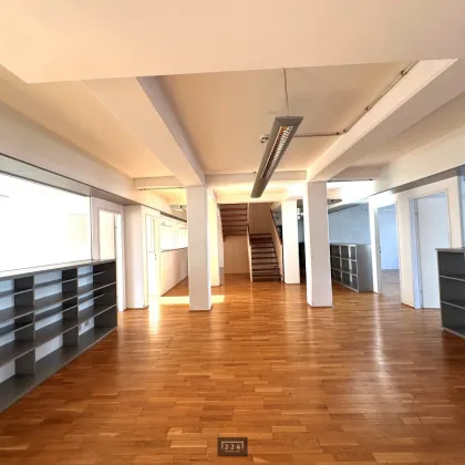226 Immobilien: Großflächige Bürofläche (14 RÄUME / ca. 626 m² NF) über 2 Ebenen (TEILUNG MÖGLICH ca. 300 m³) Zentrum von Innsbruck AB SOFORT zur MIETE - Bild 2