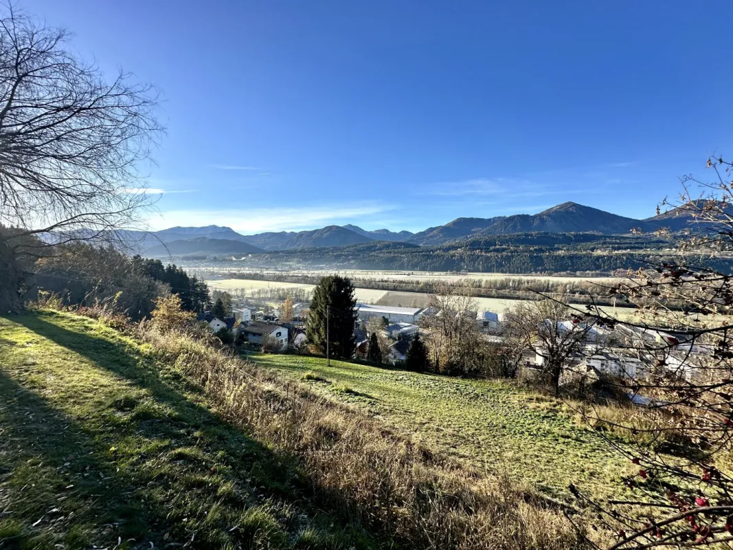 BERG UND FERNBLICK - Bild 1