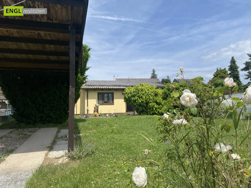 "Jetzt die Badesaison genießen"  Pachtgrund mit Bungalow mit großem Garten und Pool in der Feriensiedlung beim Badeteich Steinbrunn - Bild 1