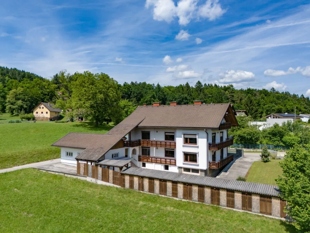 Schöne 4 Zi 100m² Gartenwohnung mit 570m² Garten und 1 Werkstatt in Rotschitzen bei Köttmannsdorf - Stadtnähe - Bild 1