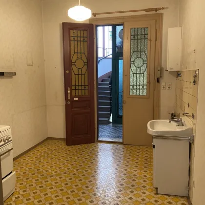Sanierungsbedürftiges 1 Zimmer Altbaujuwel 3. Stock mit Lift! Nähe U4 Spittelau ! - Bild 3