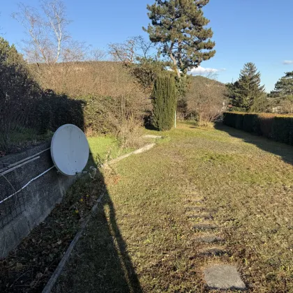 teilsaniertes Doppelhaus mit Keller und Garage auf schönem großem Grundstück zu verkaufen - Bild 3