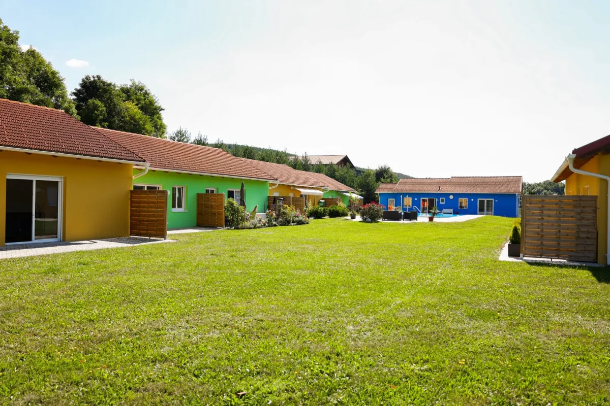 +1 Wohnung FREI!+ Betreutes Wohnen Burgenland - ALL IN!+ Ihr sorgenfreies eigenes Reihenhaus in liebevoller Gesellschaft mit Pool und erstklassiger Betreuung! - Bild 1