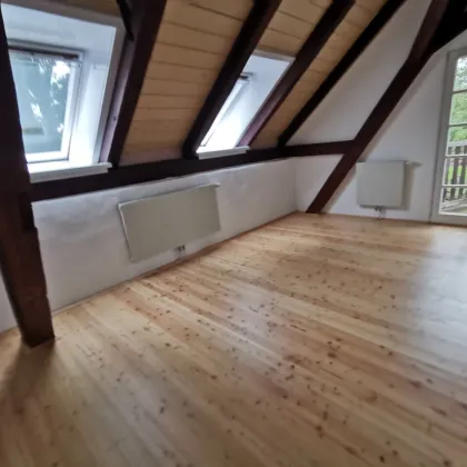 * * Tolle 3-Zimmer-Dachgeschoßwohnung mit großem Balkon und eigenem Carportplatz in idyllischer Lage! * * - Bild 3
