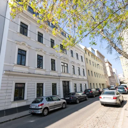 ALTBAU-BALKONWOHNUNG in HOF-RUHELAGE | MODERN SANIERT | Ca. 2 Min. zur U4 SCHÖNBRUNN | Ca. 15 Min. in den 1. Bezirk - Bild 2