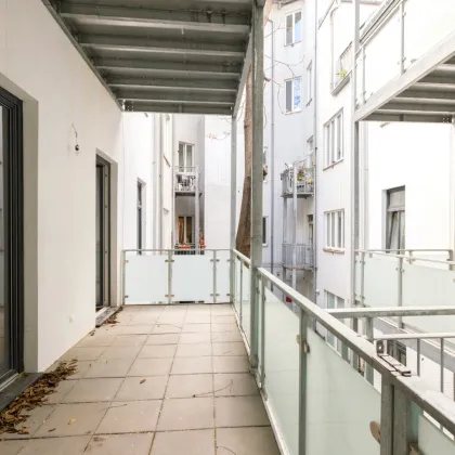 ALTBAU-BALKONWOHNUNG in HOF-RUHELAGE | MODERN SANIERT | Ca. 2 Min. zur U4 SCHÖNBRUNN | Ca. 15 Min. in den 1. Bezirk - Bild 3