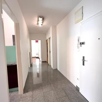 LICHTDURCHFLUTETE  3 - ZIMMER WOHNUNG NÄHE U1 - Bild 3