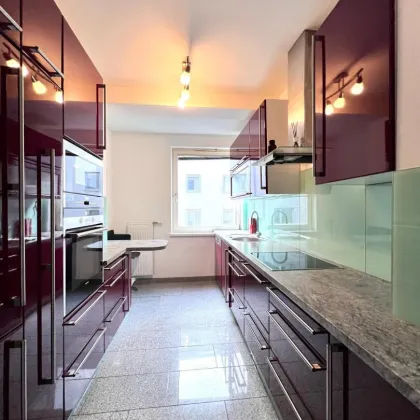 LICHTDURCHFLUTETE  3 - ZIMMER WOHNUNG NÄHE U1 - Bild 2