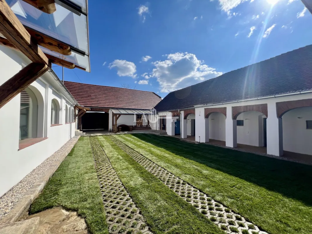 Einzigartiger & Authentischer Vierkanthof mit Arkaden im südlichen Burgenland - Bild 1