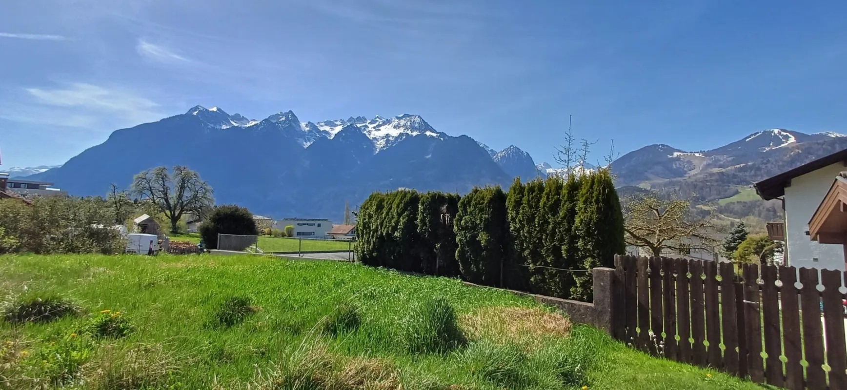 Wohnen mit schöner Bergsicht - Kleine Grundstücke  mit Projekt zu verkaufen! - Bild 1