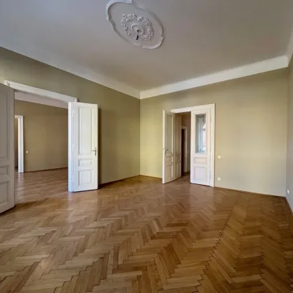 #SQ - HELLE 5-ZIMMER-ALTBAUWOHNUNG MIT BALKON IN BESTLAGE! - Bild 2