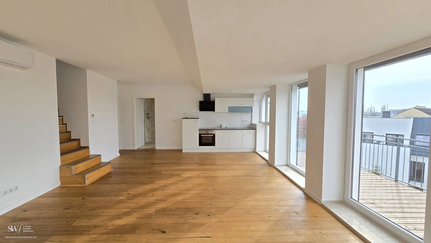 SONNIGER DG-ERSTBEZUG NACH AUSBAU! 4,5 Zimmer Maisonette Wohnung mit 46 m² Terrasse und 17 m² Balkon! - Bild 1