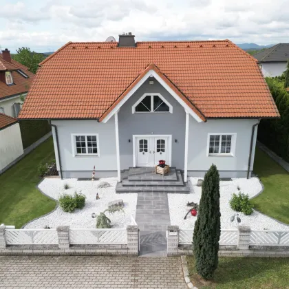 Exklusives Einfamilienhaus mit Doppelgarage zu verkaufen! - Bild 2