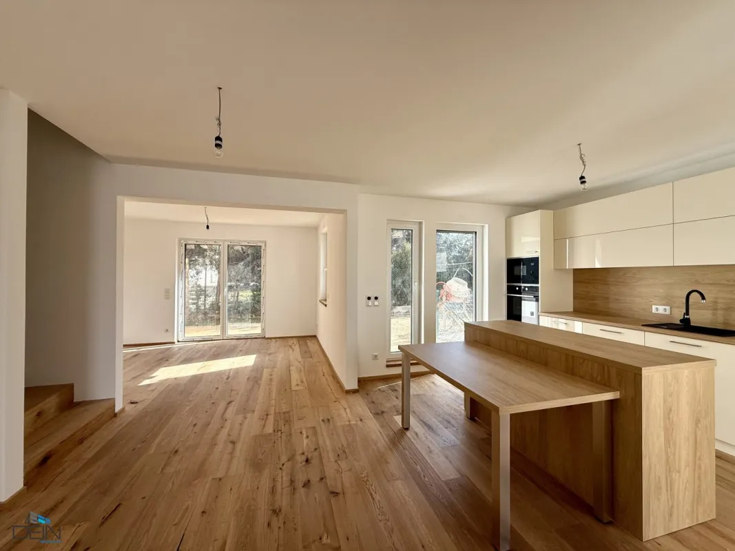 NEU! TRAUMHAFTE 5 ZIMMER REIHENHÄUSER MIT EIGENGÄRTEN UND STELLPLÄTZEN NÄHE U6 PERFEKTASTRASSE! - Bild 1