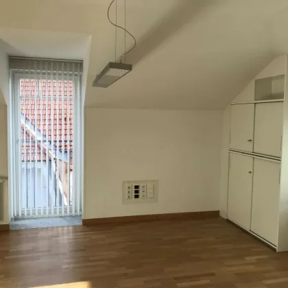 ALT-HIETZING: Repräsentatives, klimatisiertes DG-Büro in edlem Stilzinshaus. - Bild 3