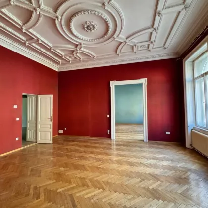 #SQ - NÄHE U2 RATHAUS! 5-ZIMMER-ALTBAUWOHNUNG MIT BALKON - Bild 2