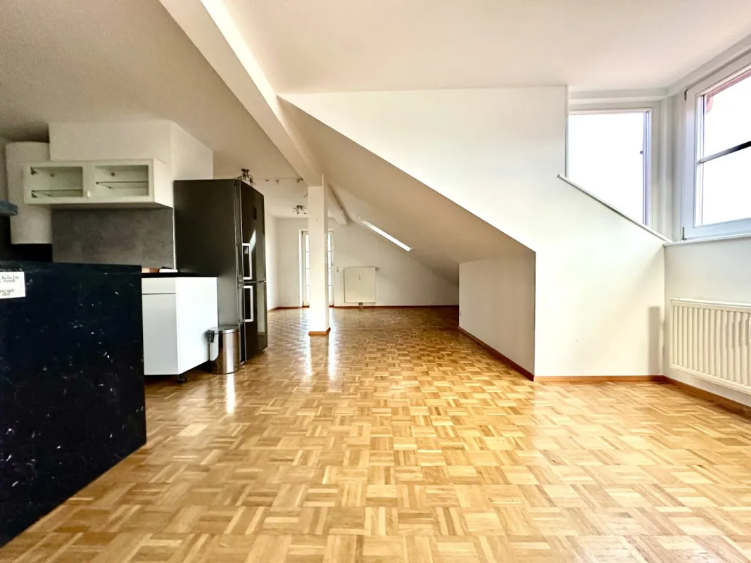 Charmante 3-Zimmer-Dachgeschoßwohnung in Fohnsdorf - Balkon & Stellplatz inklusive! - Bild 1