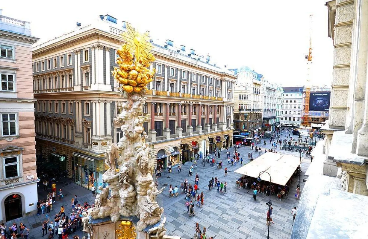 Erstklassig sanierte Bürofläche in Bestlage am Graben - Bild 1