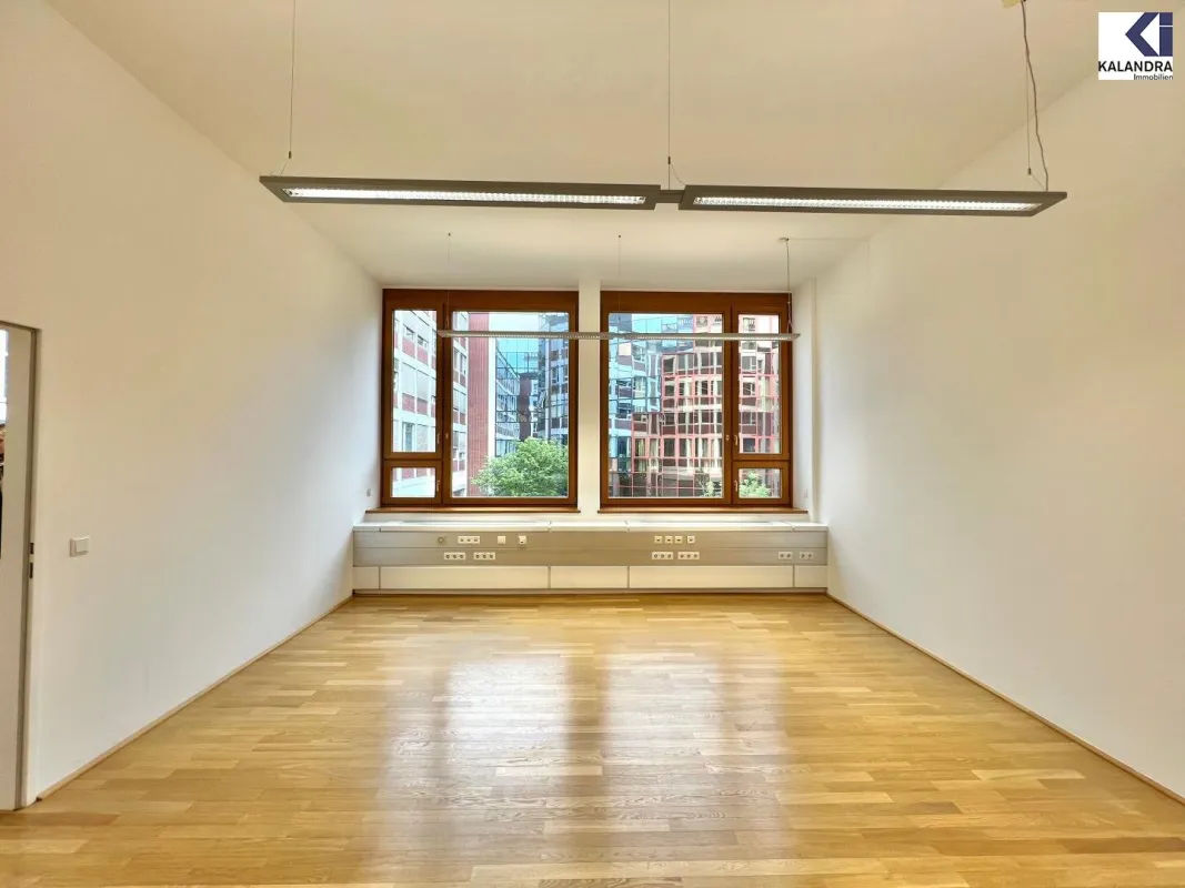 360 TOUR // INNENSTADT-BÜRO in der BÖRSE - Bild 1