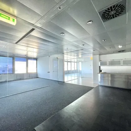 360 TOUR // BÜROFLÄCHE im ARES TOWER - Bild 2