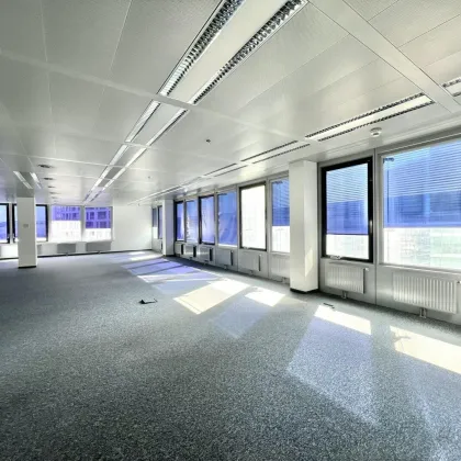 360 TOUR // BÜROFLÄCHE im ARES TOWER - Bild 2