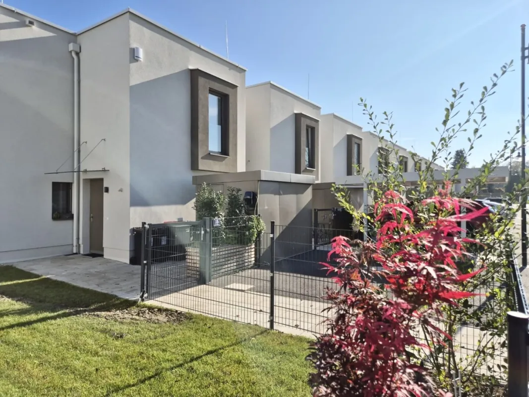 SONNENWEIHER - HOCHWERTIGES REIHENHAUS AM SEE + GARTEN - Bild 1