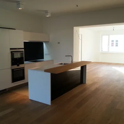 STILVOLLES WOHNEN IN DER VILLENGEGEND: Moderne Wohnung mit Gartenblick - Bild 3