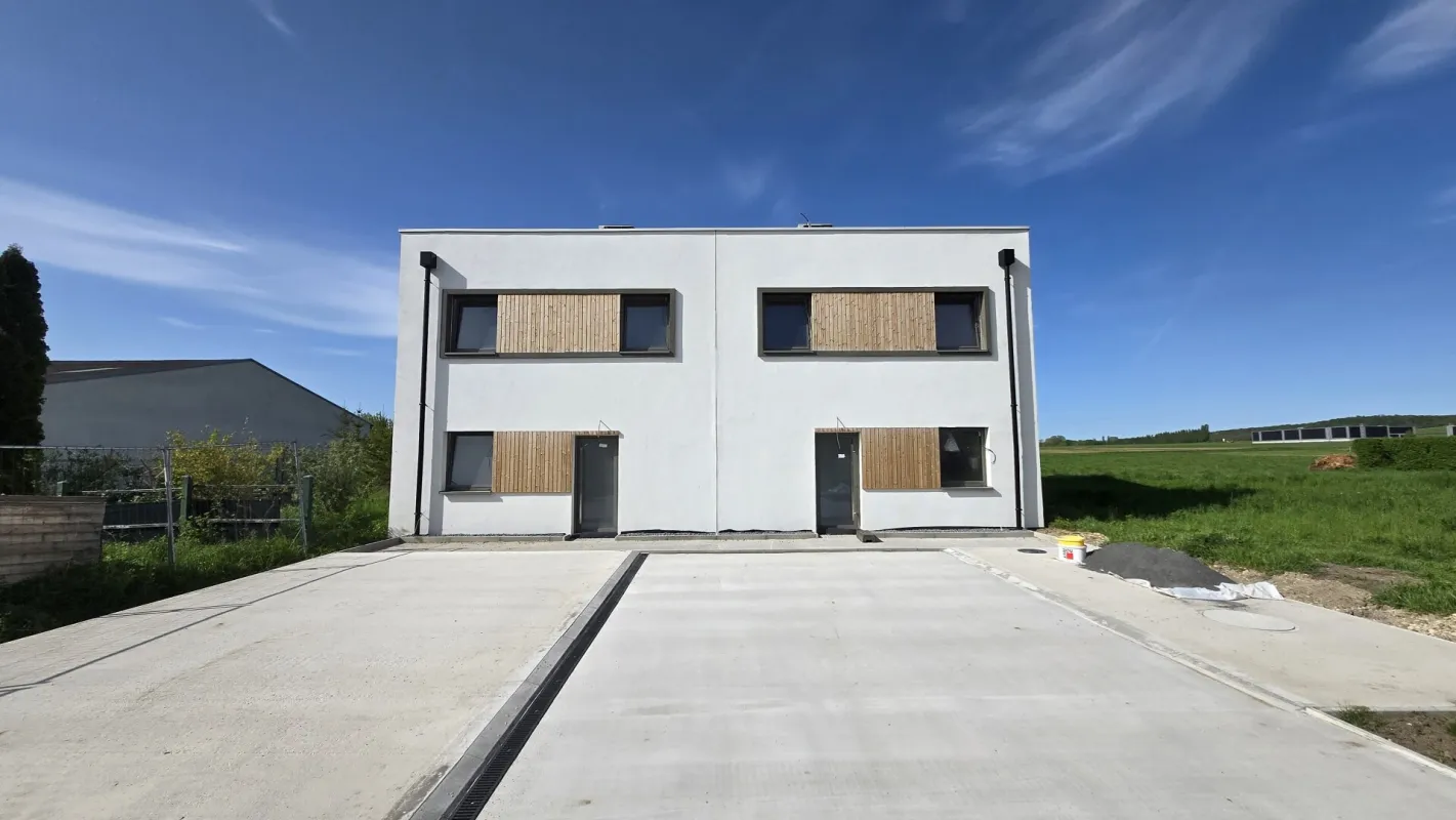 Erstbezug in idyllischer Doppelhaushälfte in Stetten - Wohnkomfort mit Garten und Stellplätzen - Bild 1