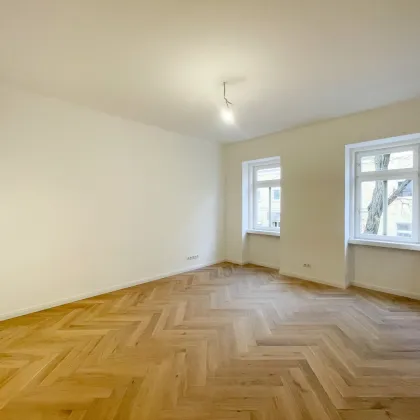 ERSTBEZUG: wunderschöne generalsanierte Altbauwohnung mit separater Küche - Bild 3
