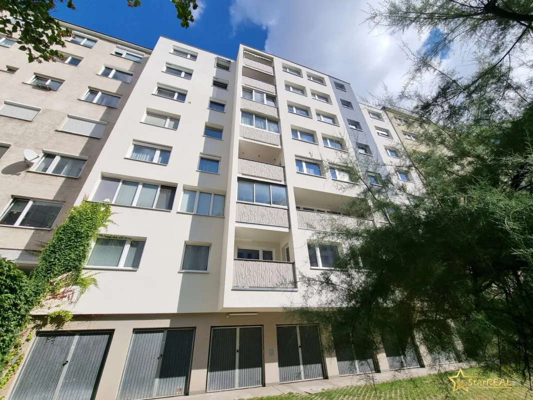 2024 GENERALSANIERTES HAUS! KAUFPREIS REDUZIERT! 3-ZIMMER-WOHNUNG MIT LOGGIA. U4-NÄHE. VERMIETET BIS 2026! - Bild 1