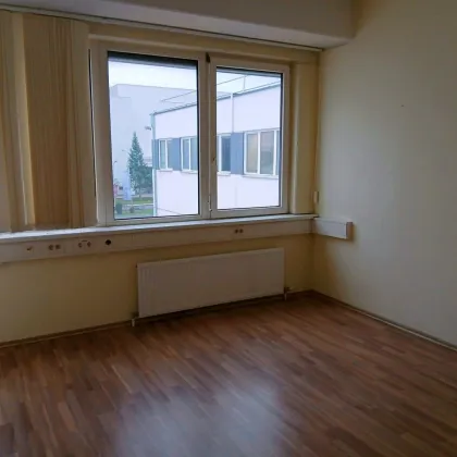Moderne Bürofläche im Company-Building - Bild 2