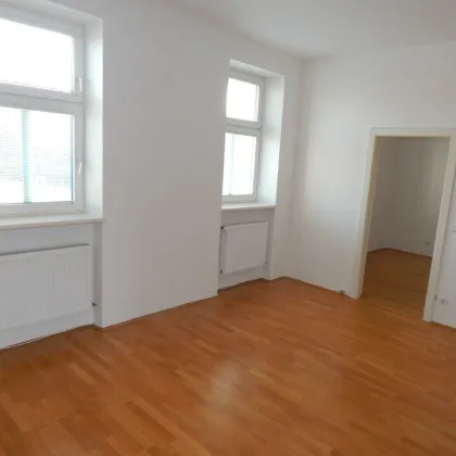Helle 2 Zimmer Wohnung mit Balkon und PKW-Stellplatz - Bild 2