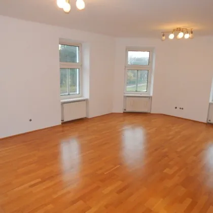 Helle 3 Zimmer Wohnung mit Balkon und PKW-Stellplatz - Bild 3