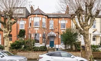 Traumhafte Villa in London mit Garten, Terrasse und 9 Zimmern - Luxus pur in N10!