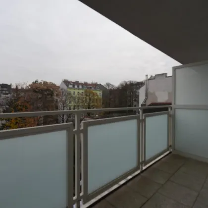 Wohnjuwel im Herzen des 7. Bezirks mit Balkon und Parkplatz - Bild 3