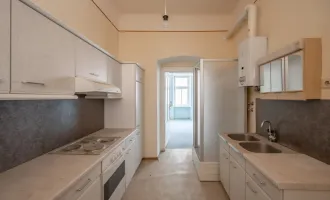 ++Q18++ Renovation-required 1-room old building flat with great conversion potential