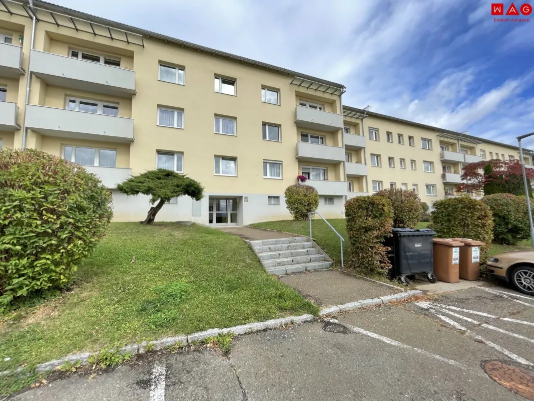 Zentral gelegene 3-Raum-Wohnung mit Balkon! - Bild 1