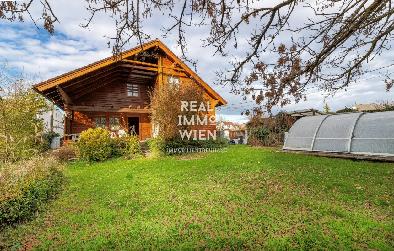 Charmantes Eigenheim mit Pool und stilvollen Details - Bild 1