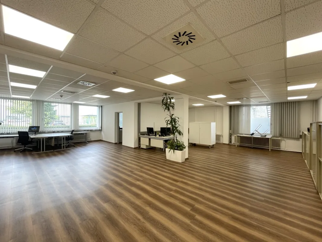 REPRÄSENTATIVE BÜROWELTEN mit vielen Annehmlichkeiten im PHILIPS-BUSINESS-KOMPLEX in Klagenfurt - Bild 1