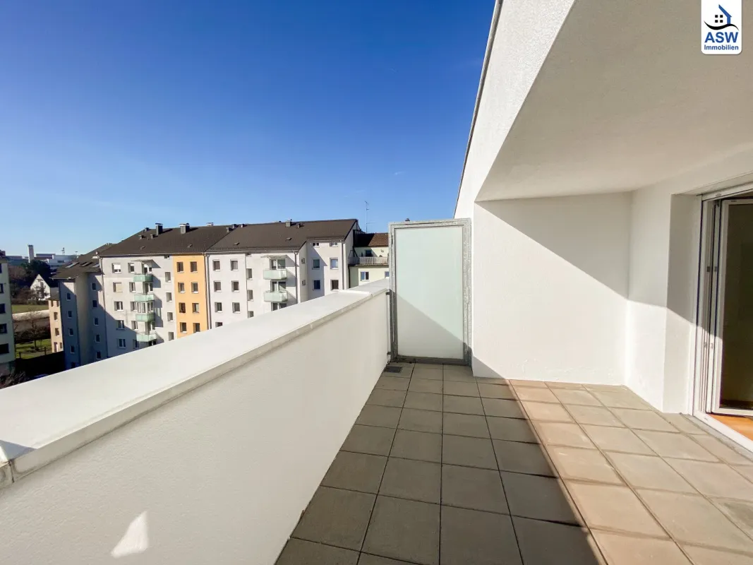 4-Zimmer-Dachgeschosswohnung mit schöner Terrasse - Bild 1
