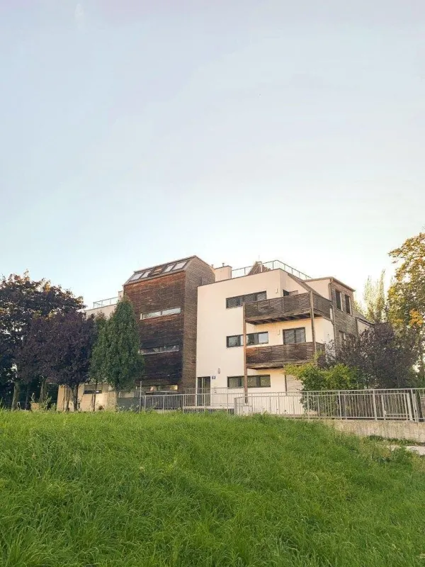Herrliche vermietete 3-Zimmer-Wohnung mit 2 Balkonen in ruhiger Lage - Bild 1