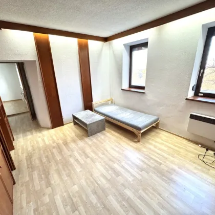 2,5 ZIMMER WOHNUNG MIT VIEL STAURAUM - PROVISIONSFREI - Bild 2