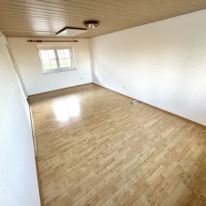 2,5 ZIMMER WOHNUNG MIT VIEL STAURAUM - PROVISIONSFREI - Bild 3