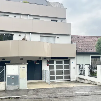 KFZ Platz in schöner/großer Tiefgarage für €99 inkl. BK & Mwst. (2,50 x 5,00) - Bild 3